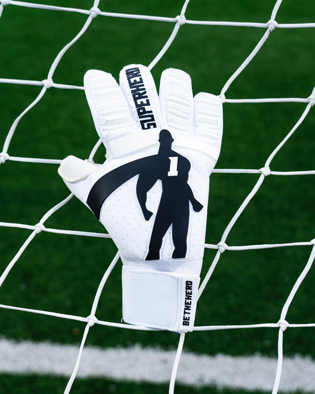 ADULT GOALKEEPER GLOVES NEO SH WHITE AND BLACK V1