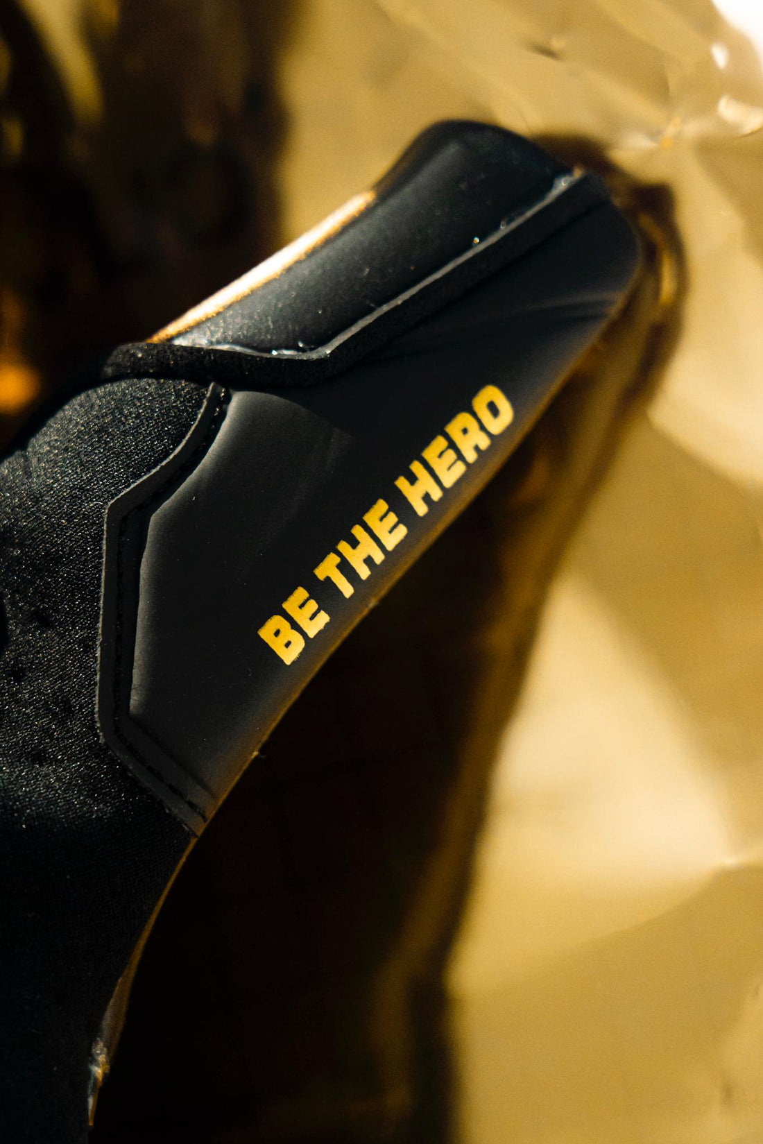 ADULT GOALKEEPER GLOVES SUPERHERO DELUXE BLACK